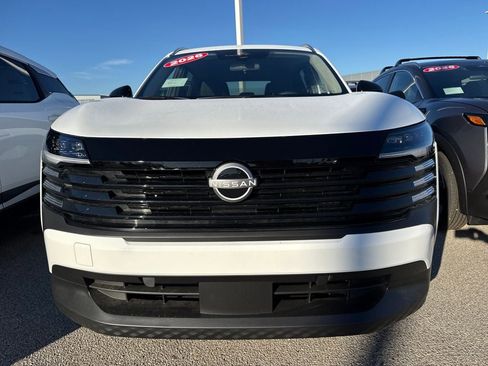 New 2026 Nissan Kicks SV image 2