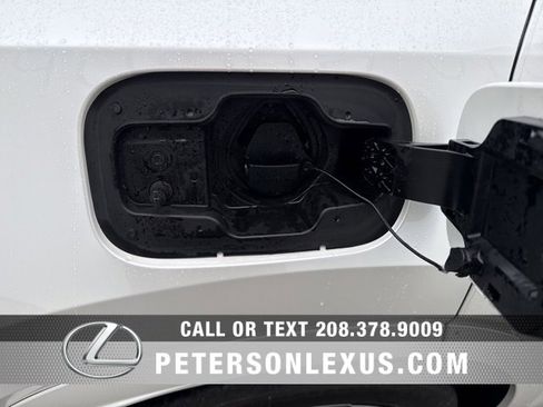 Used 2024 Lexus RX 450h AWD w/ Luxury Package image 22