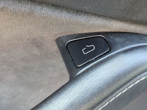 Used 2022 Tesla Model 3 Standard Range image 13