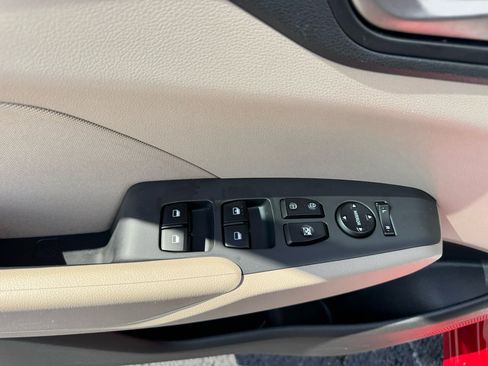 Used 2018 Hyundai Accent SE image 11