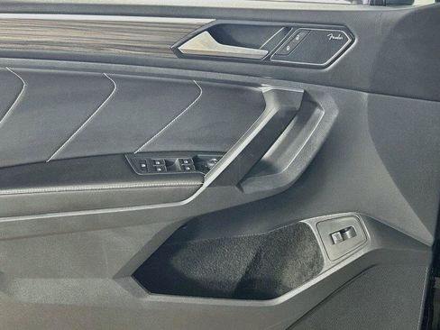 Certified 2022 Volkswagen Tiguan SEL R-Line AWD/4WD image 18