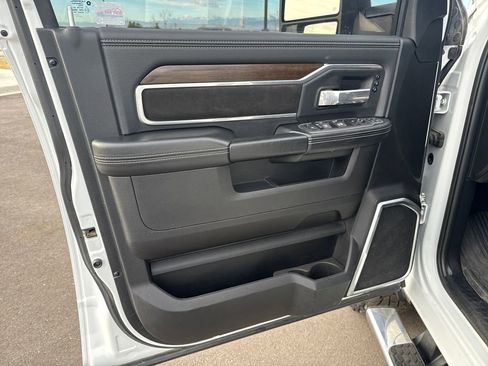 Used 2024 RAM 3500 Laramie AWD/4WD image 13