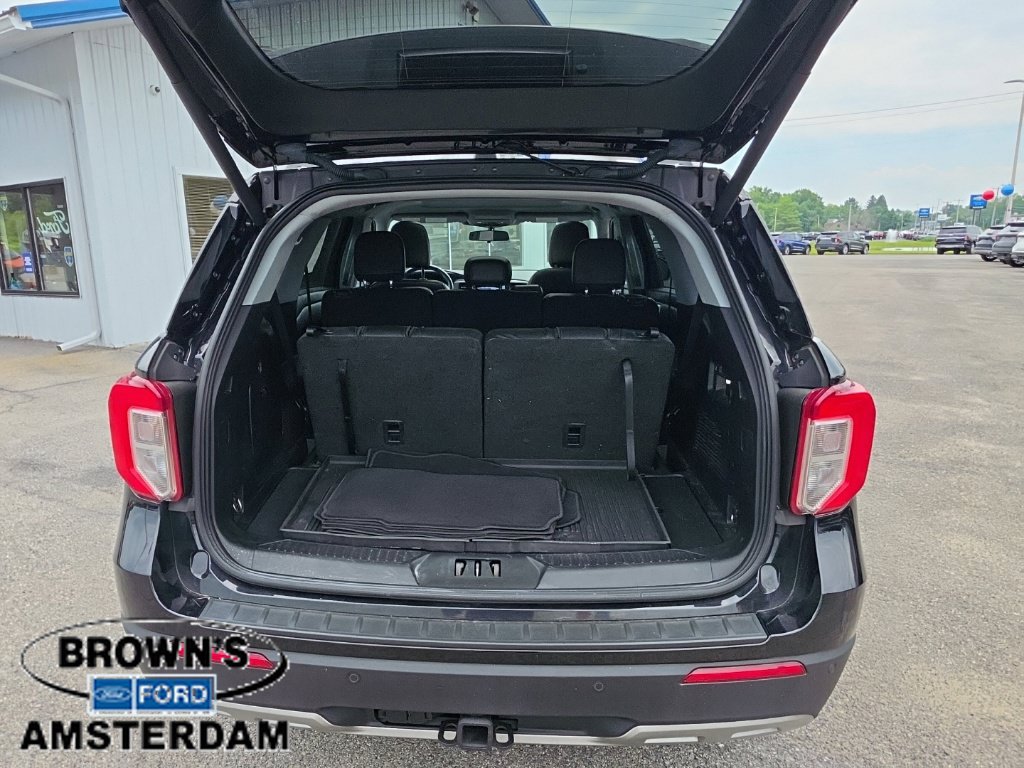 Used 2022 Ford Explorer XLT w/ Equipment Group 202A AWD/4WD image 9