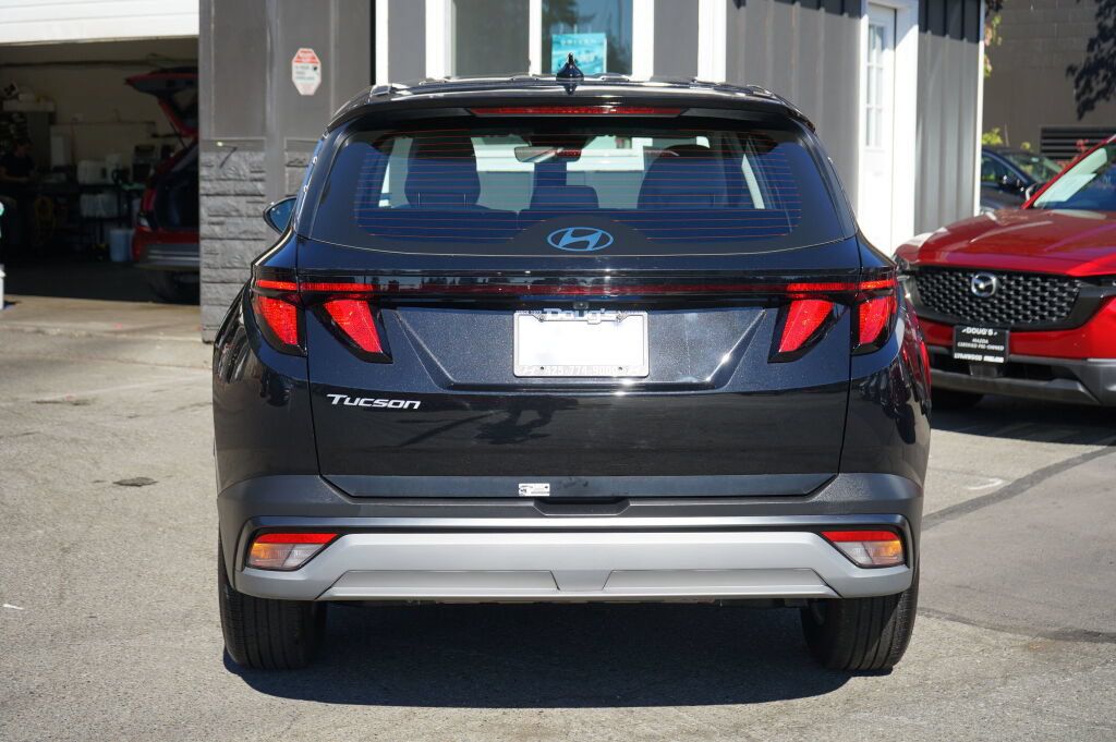 Used 2025 Hyundai Tucson SE FWD image 8