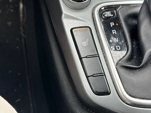 Used 2021 Kia Seltos S AWD/4WD image 6