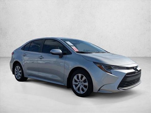 Used 2026 Toyota Corolla LE FWD image 6