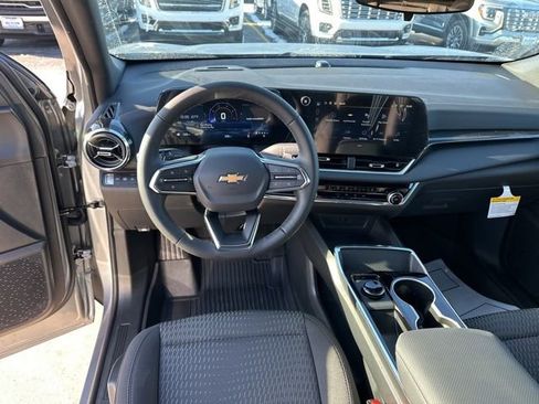 New 2026 Chevrolet Equinox LT w/ LPO, Floor Liner Package image 11