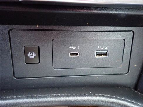 Used 2021 Nissan Armada SL w/ Captain's Chairs Package image 22