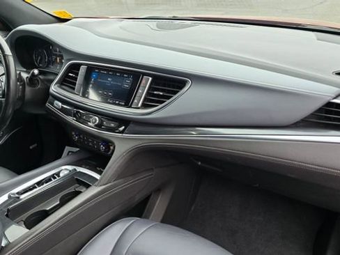 Used 2024 Buick Enclave Premium image 14