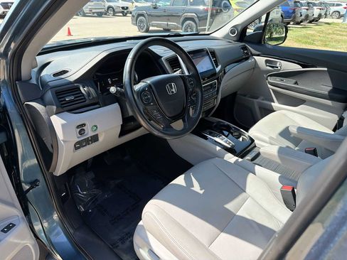 Used 2016 Honda Pilot Touring image 2