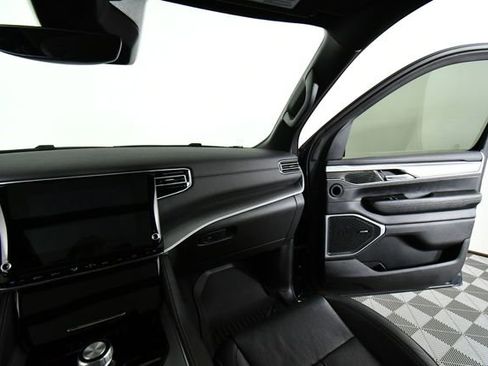 Used 2024 Jeep Wagoneer Series II image 20