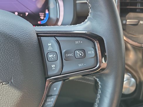 Used 2024 RAM 1500 Limited AWD/4WD image 22