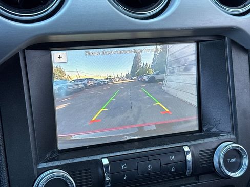 Used 2017 Ford Mustang Premium image 17