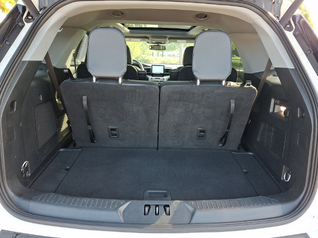 Used 2023 Ford Explorer XLT w/ Equipment Group 202A AWD/4WD image 32