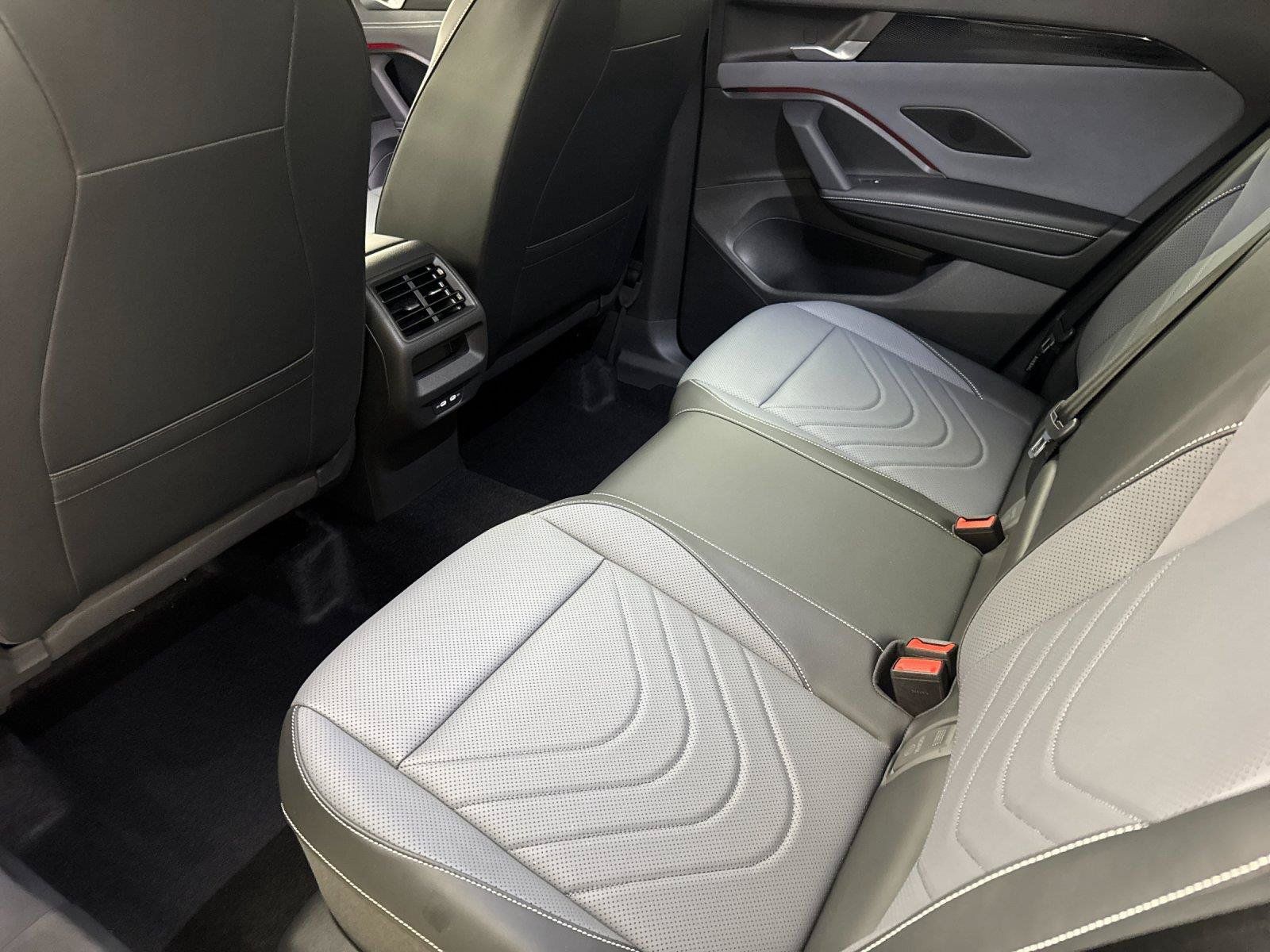 New 2026 Volkswagen Tiguan SE AWD/4WD image 11