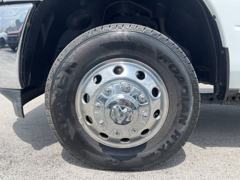 Used 2021 RAM 3500 Big Horn image 30