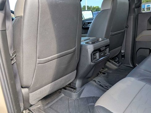 Used 2022 Chevrolet Silverado 1500 ZR2 w/ Technology Package AWD/4WD image 18