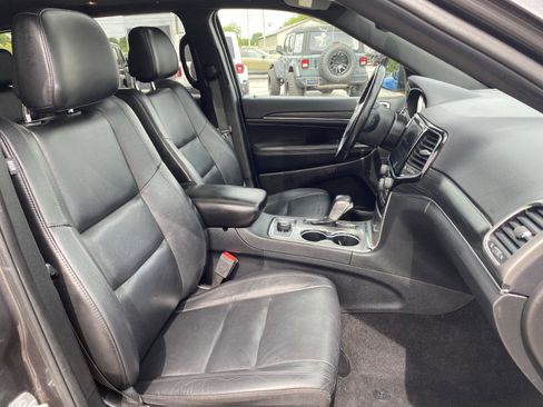 Used 2020 Jeep Grand Cherokee Limited AWD/4WD image 38