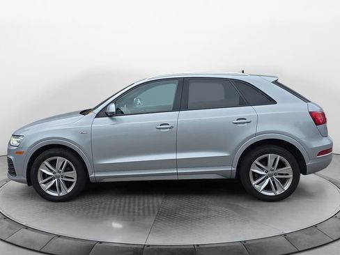Used 2018 Audi Q3 2.0T Premium w/ Convenience Package AWD/4WD image 2
