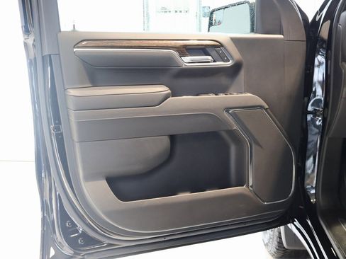 Used 2025 GMC Sierra 1500 Elevation image 11