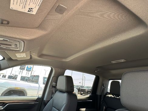 New 2025 GMC Sierra 1500 SLT image 11