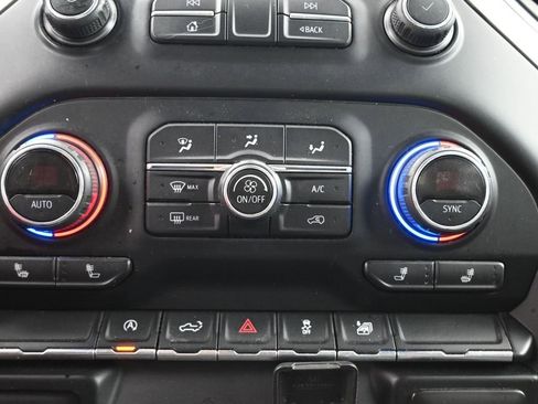 Used 2019 Chevrolet Silverado 1500 LT w/ Texas Edition image 4