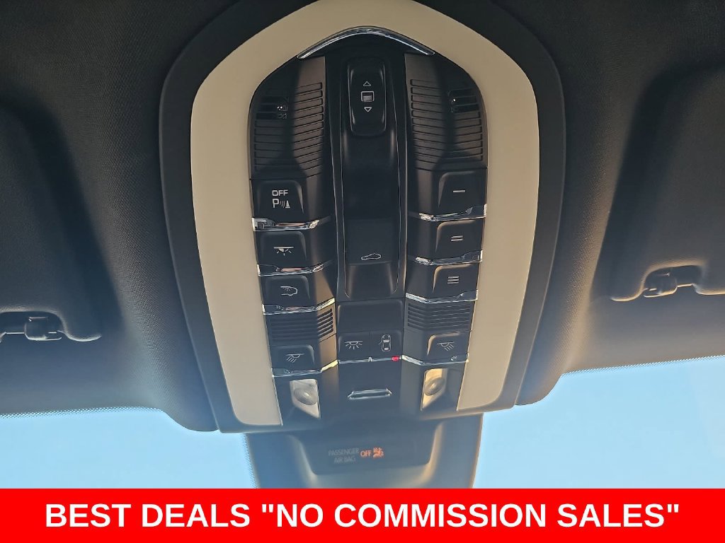Used 2021 Porsche Macan w/ Premium Package AWD/4WD image 31