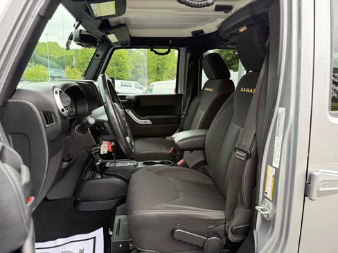 Used 2014 Jeep Wrangler Unlimited Sahara w/ Max Tow Package AWD/4WD image 11