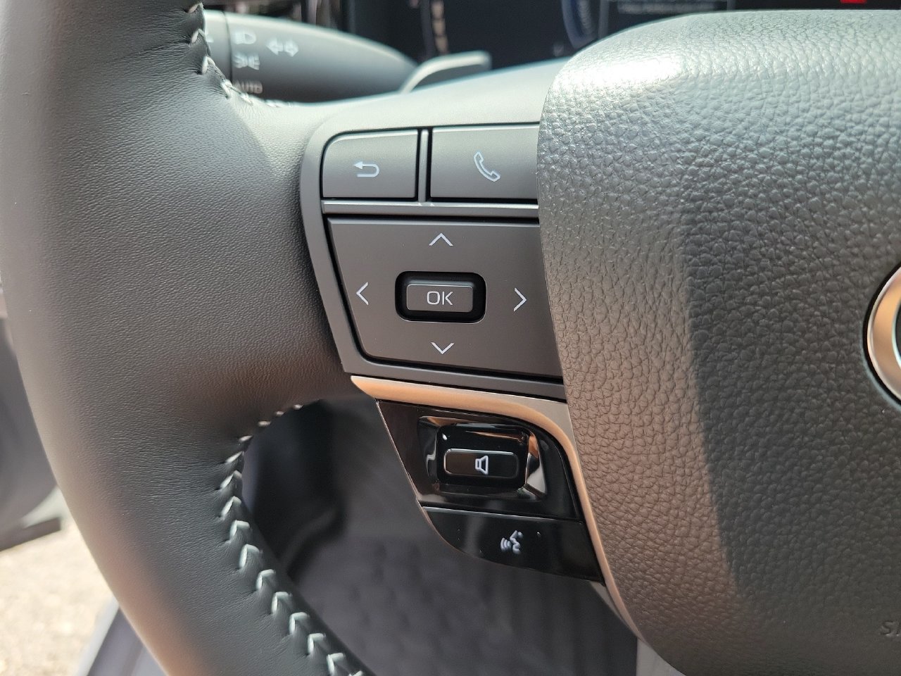 Used 2026 Toyota Camry SE w/ Multimedia Upgrade Package FWD image 20