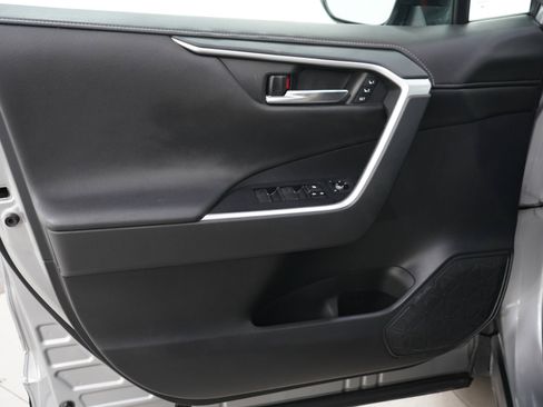 Used 2019 Toyota RAV4 Limited w/ Cold Weather Package AWD/4WD image 21