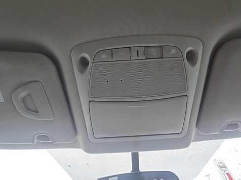 Used 2018 Nissan Rogue SV w/ Premium Package image 25