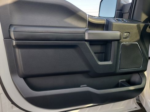 Used 2019 Ford F150 Platinum w/ Equipment Group 701A Luxury AWD/4WD image 16