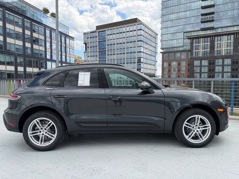 Certified 2026 Porsche Macan AWD/4WD image 8