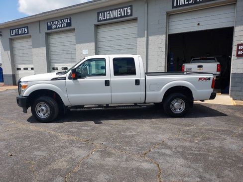 Used 2015 Ford F250 XL w/ Power Equipment Group AWD/4WD image 2