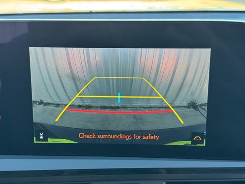 Used 2023 Lexus ES 300h w/ Premium Package image 27