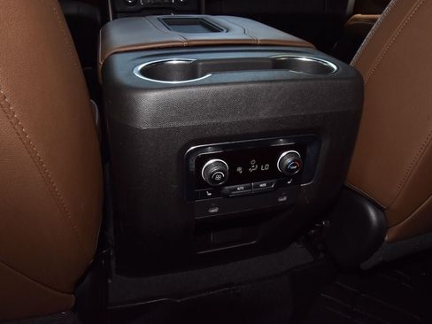 Used 2021 Chevrolet Tahoe High Country w/ Premium Package RWD image 19