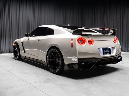 Used 2015 Nissan GT-R Premium AWD/4WD image 33