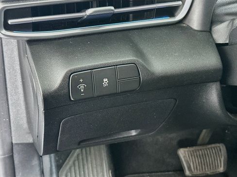 Used 2024 Hyundai Elantra SEL w/ Convenience Package FWD image 17