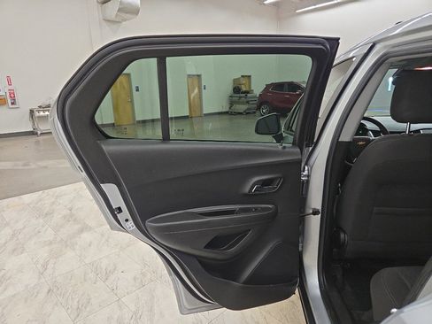 Used 2018 Chevrolet Trax LS image 22