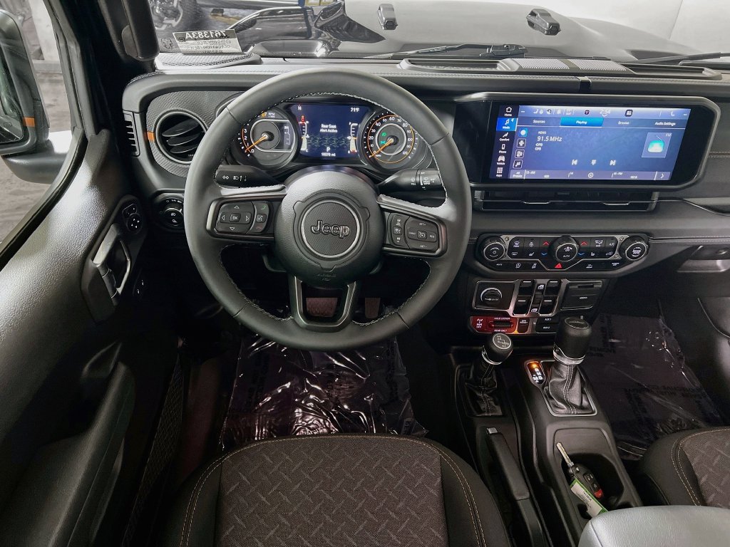 Used 2025 Jeep Gladiator Mojave w/ Convenience Group AWD/4WD image 19