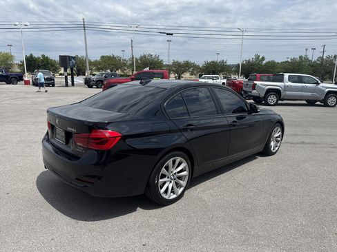 Used 2018 BMW 320i xDrive Sedan w/ Convenience Package AWD/4WD image 4
