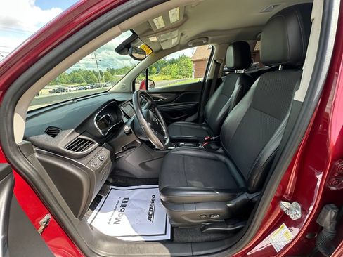Used 2022 Buick Encore Preferred w/ Safety Package AWD/4WD image 9