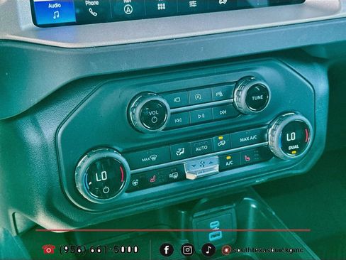 Used 2025 Ford Bronco Outer Banks AWD/4WD image 19