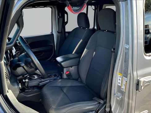 Used 2018 Jeep Wrangler Unlimited Sport S image 18