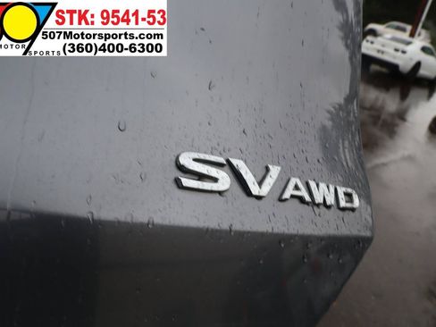 Used 2018 Nissan Rogue SV AWD/4WD image 16