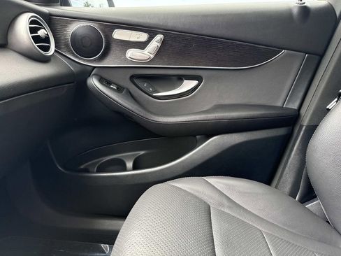 Used 2021 Mercedes-Benz GLC 300 image 30