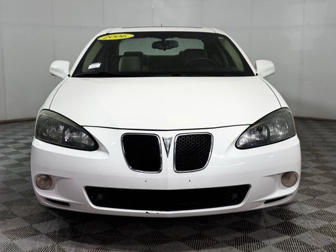 Used 2006 Pontiac Grand Prix GXP w/ Sun And Sound Package image 8