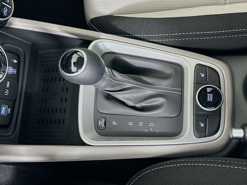 New 2026 Hyundai Venue SEL FWD image 14