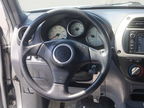 Used 2003 Toyota RAV4 4WD image 3