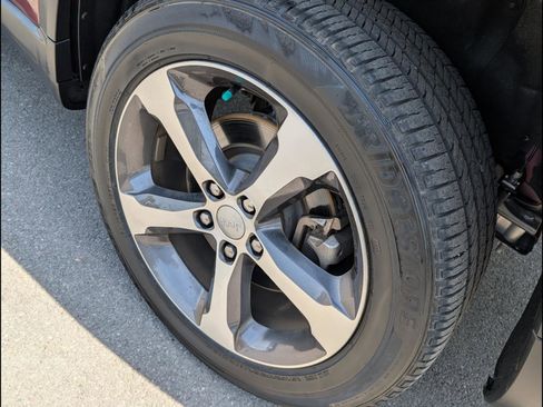 Used 2023 Jeep Grand Cherokee L Limited image 21